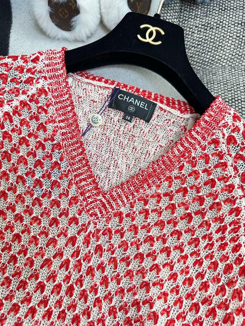 Chanel Chanel 17p red cloak knitted short-sleeved V-neck Size XS / US 0-2 / IT 36-38 - 3 Thumbnail
