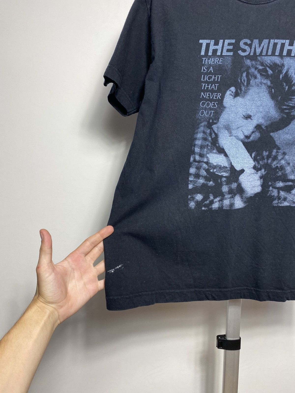 Band Tees VINTAGE THE SMITHS THERE IS A LIGHT THAT NEVER GOES OUT TEE Size US L / EU 52-54 / 3 - 4 Thumbnail