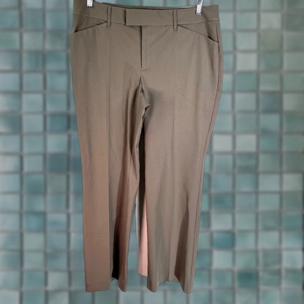 Eddie Bauer Eddie Bauer Flat Front Pants Womens Size 16 Beige Kaki 36X34 Size 38" / US 16 / IT 52 - 1 Thumbnail