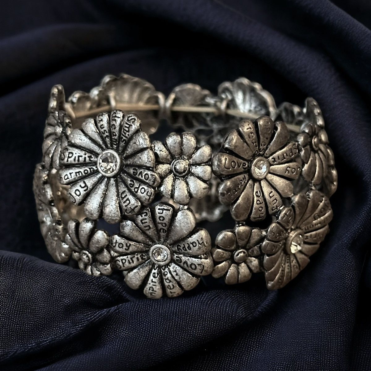 Other Silver tone inspirational flower stretch bracelet Size ONE SIZE - 1 Thumbnail
