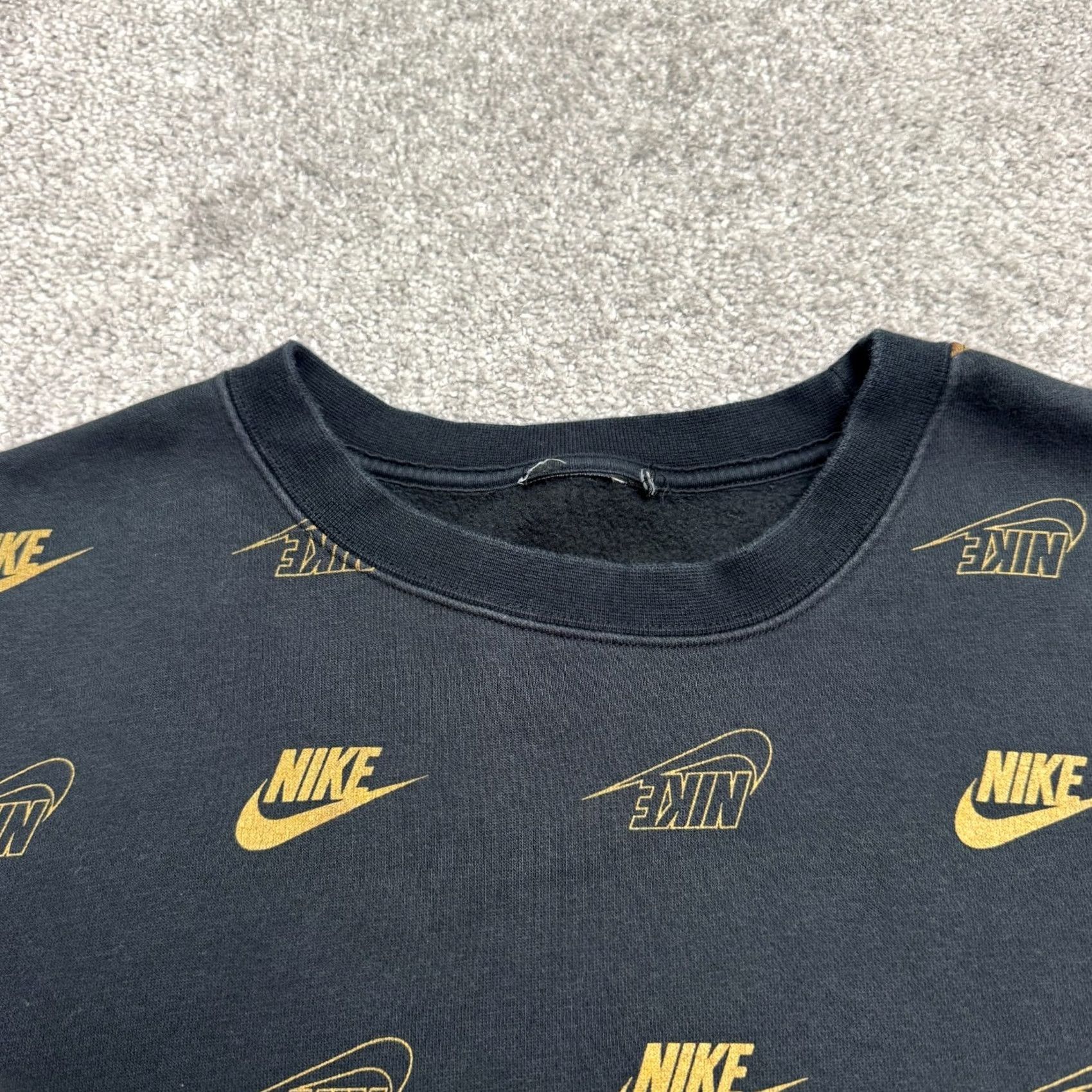 Nike Nike Sweatshirt Pullover Mens Medium Black Gold Crewneck All Over Print Graphic Size US M / EU 48-50 / 2 - 3 Thumbnail
