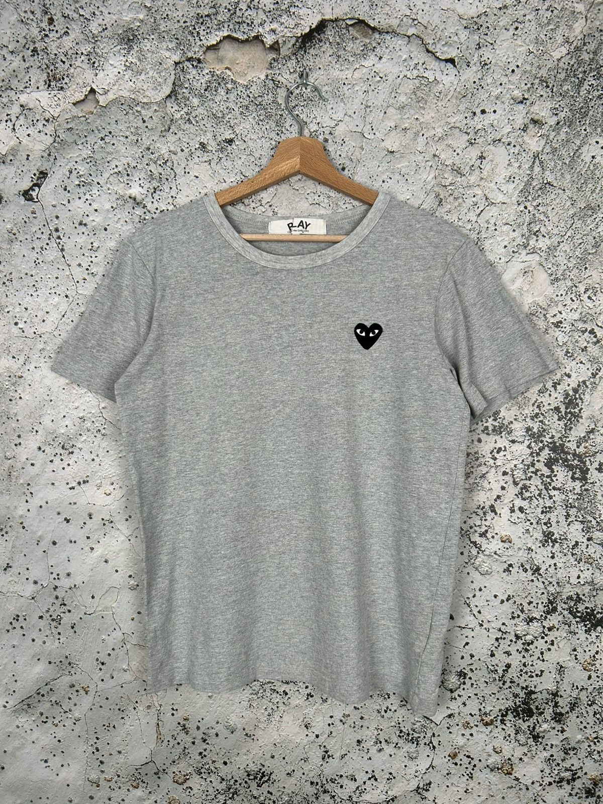 Comme des Garcons Comme Des Garcons Play Grey Heart Logo Tee Japanese Hype Size US L / EU 52-54 / 3 - 1 Thumbnail