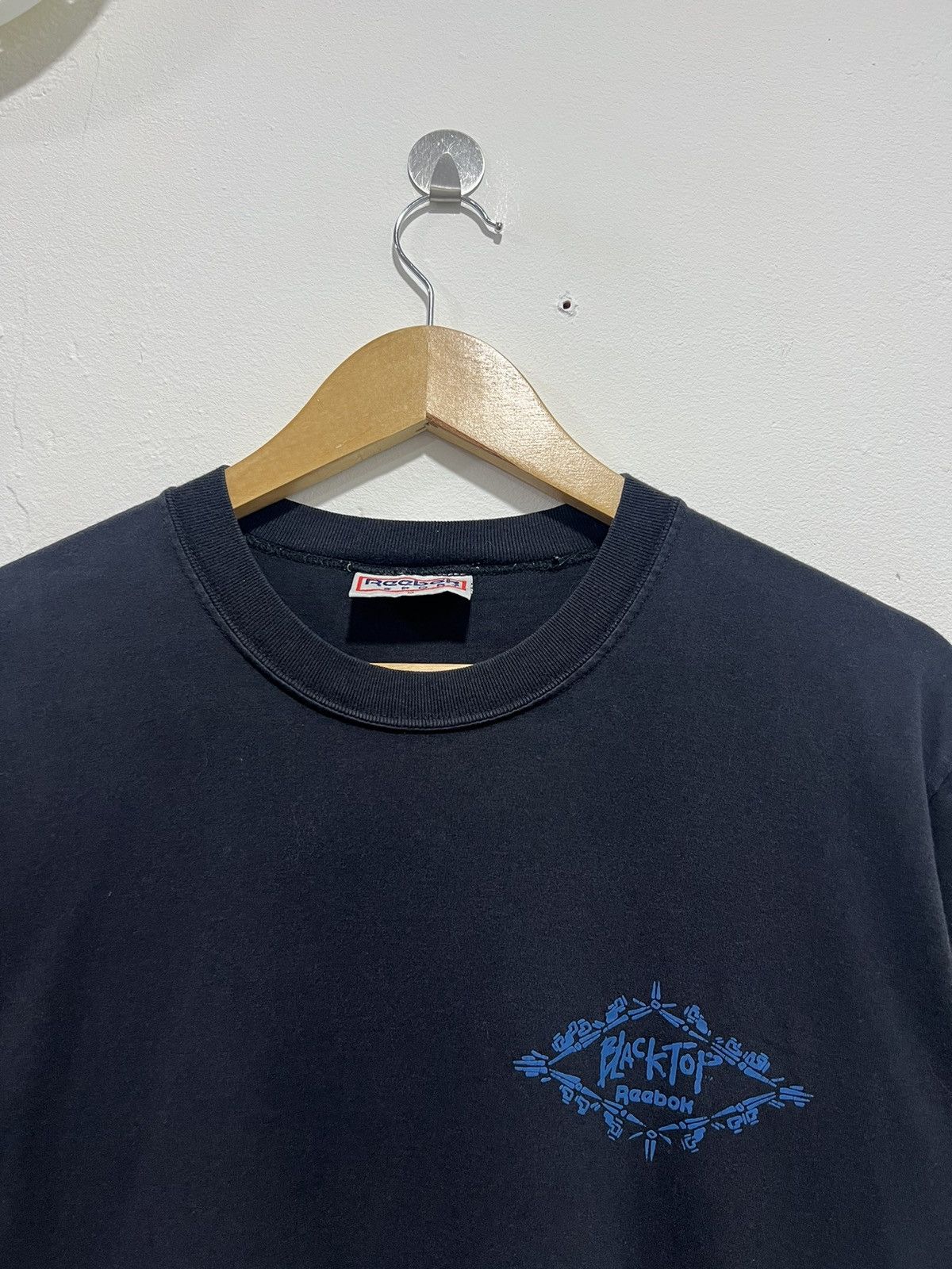 Vintage Vintage 90’s Reebok Blacktop Rare Tshirt Size US M / EU 48-50 / 2 - 2 Thumbnail