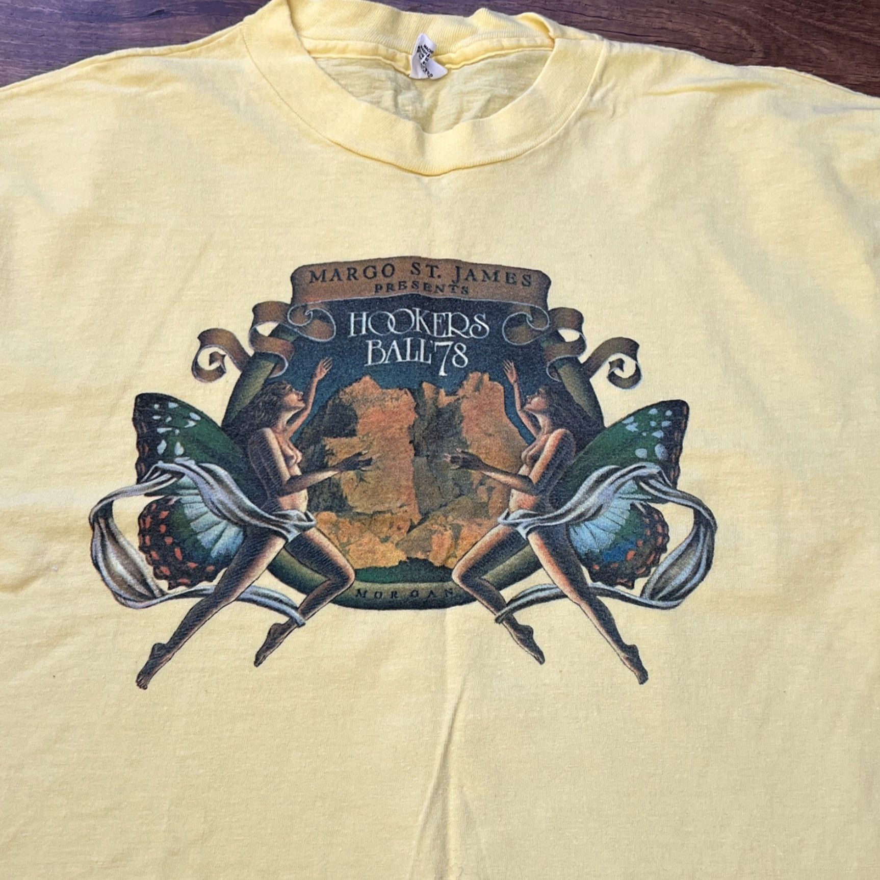 Hanes VINTAGE 1978 Hookers Ball Graphic Tee XL Hanes Short Sleeve Yellow Art Deco Unisex Size US XL / EU 56 / 4 - 2 Thumbnail