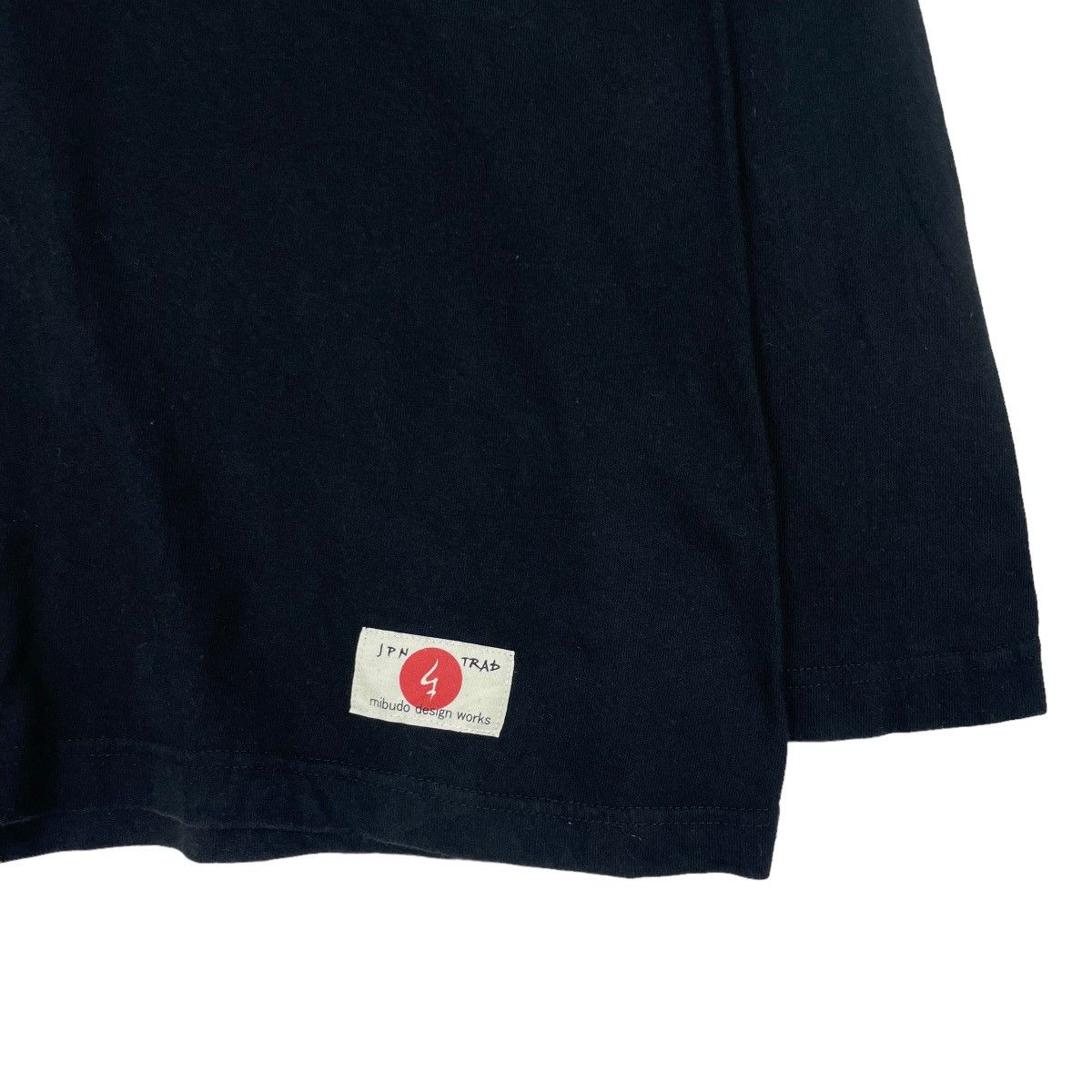Japanese Brand Vintage Japanese Brand Long Sleeve Tshirt Back Print Logo Size US M / EU 48-50 / 2 - 8 Thumbnail