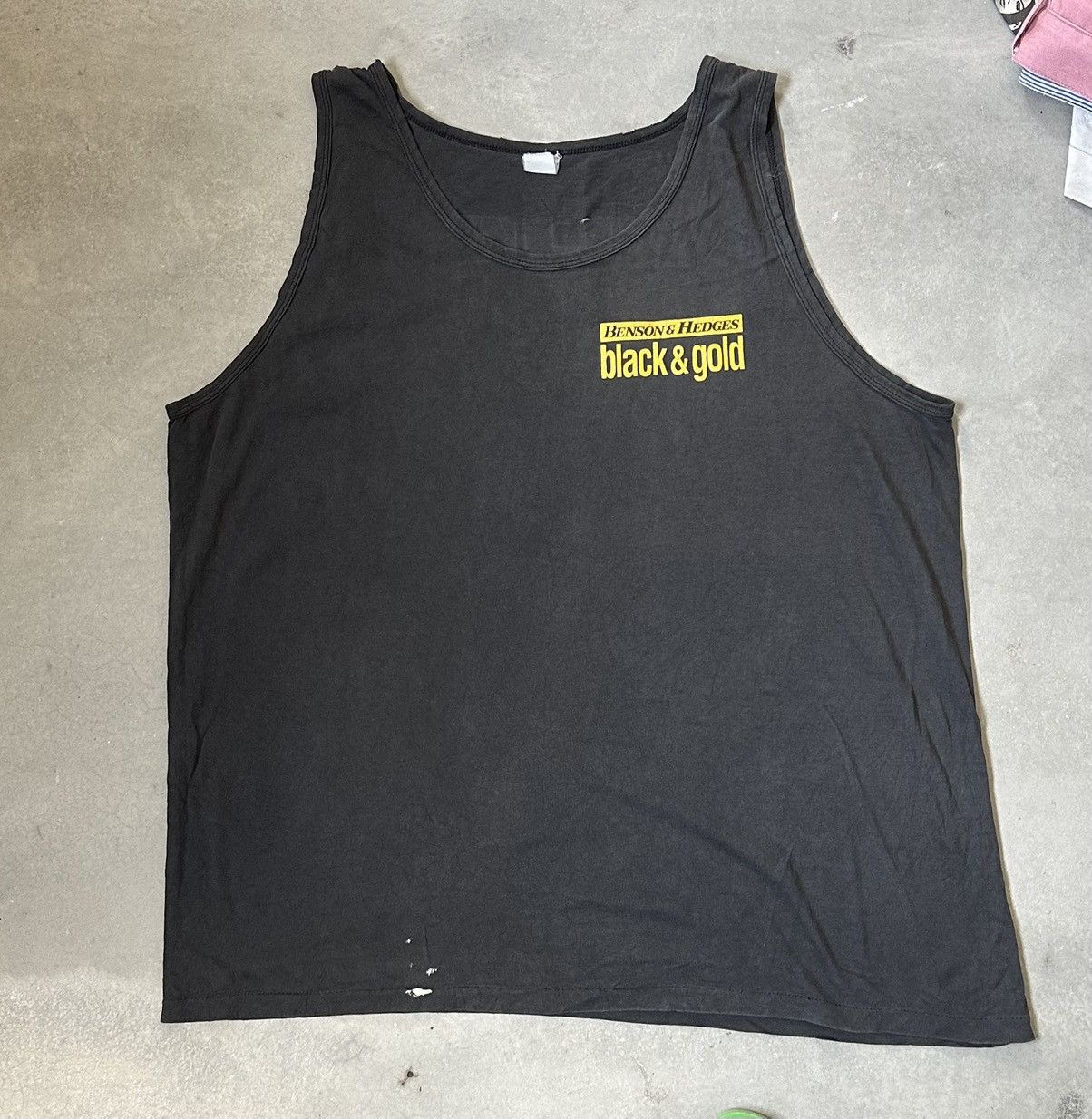 Vintage VINTAGE BENSON & HEDGES BLACK GOLD TANK TOP TEE Size US L / EU 52-54 / 3 - 2 Thumbnail