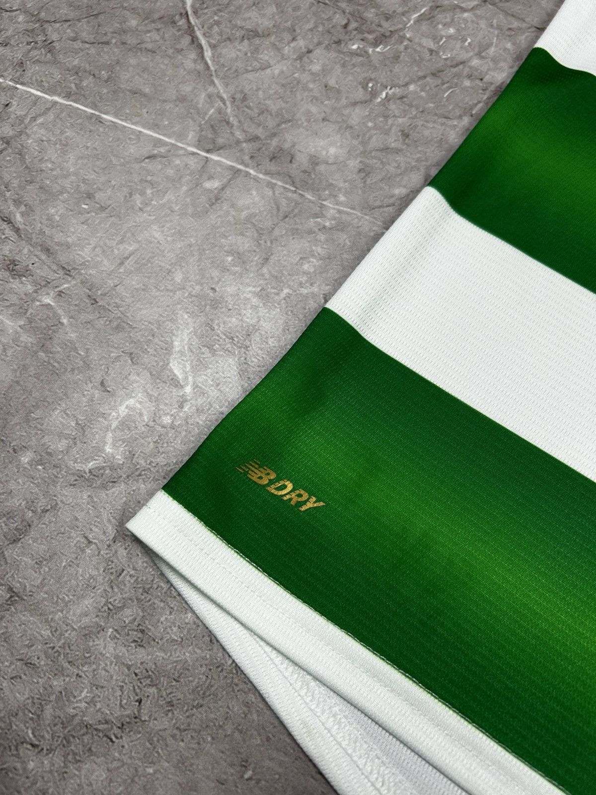 New Balance New Balance Celtic Football Jersey 2016 2017 soccer shirt Size US M / EU 48-50 / 2 - 4 Thumbnail