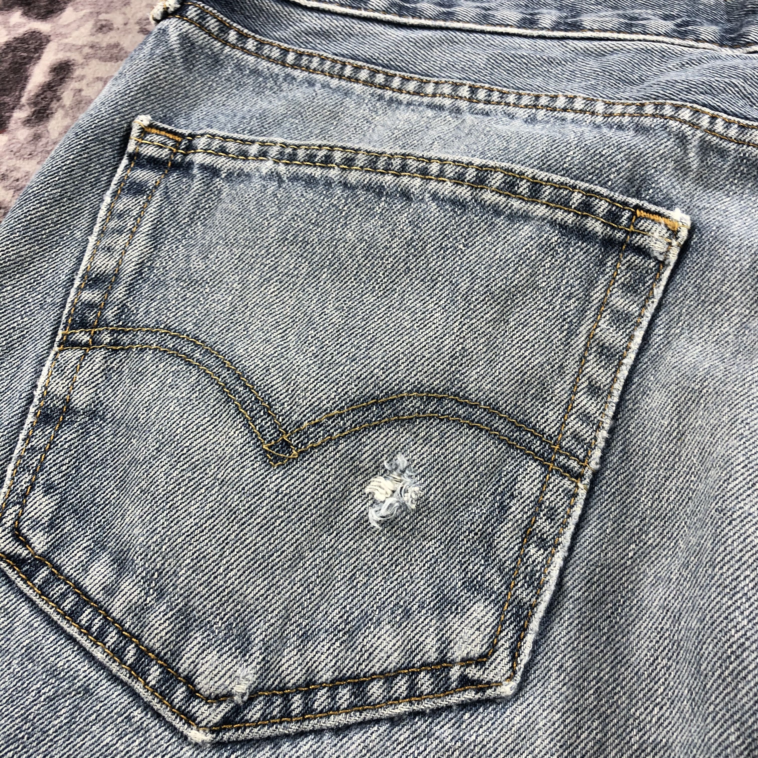 Levi's × Vintage Vintage Light Wash Levis 505 Jeans-JM2635 Size US 37 - 9 Thumbnail