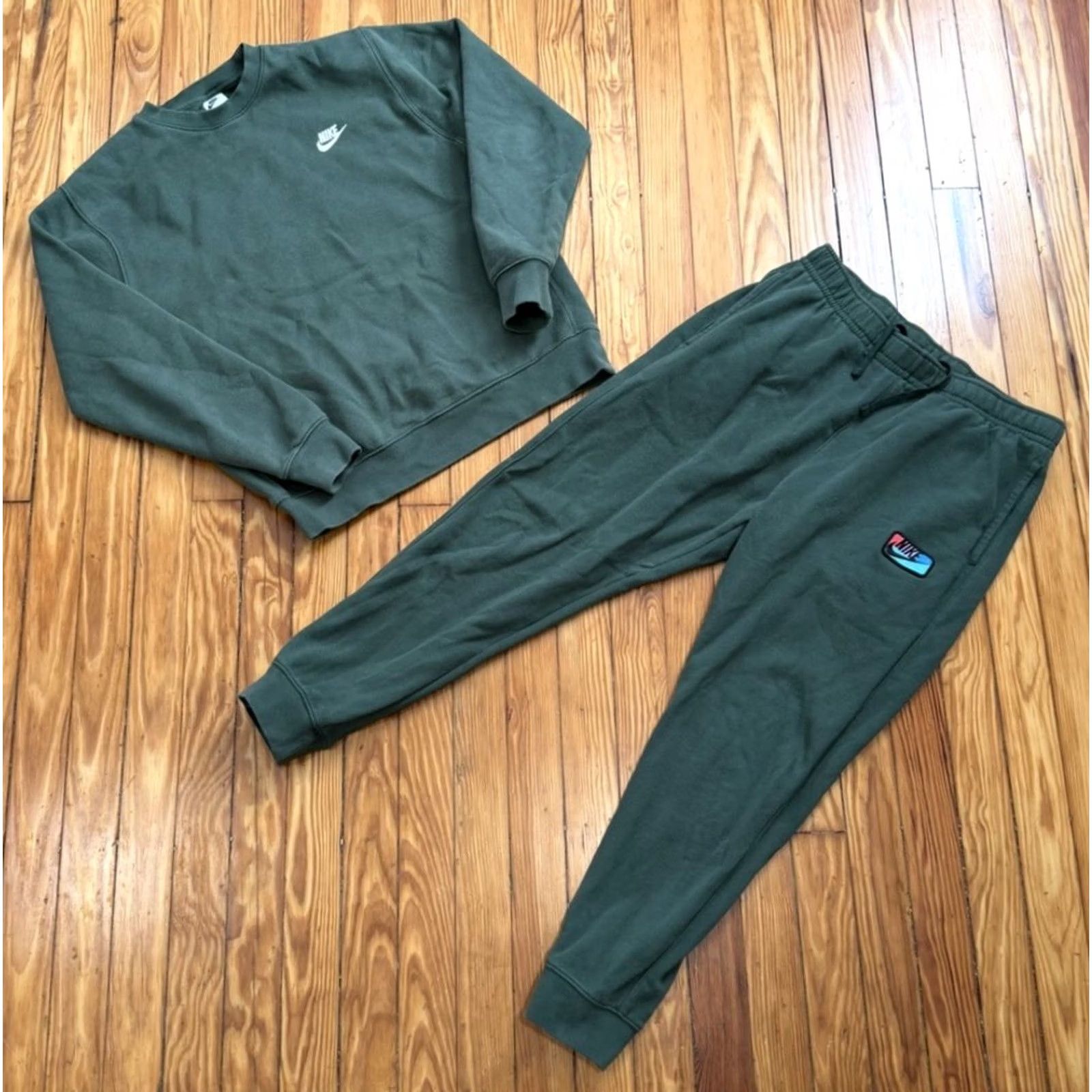Nike Nike Sportswear Club Fleece Sweatshirt & Joggers Green Sweatpants Sweatshirt Tracksuit Mens M/L 90s Club Fleece Sweatpants Green Nike Shirt Size US M / EU 48-50 / 2 - 2 Thumbnail
