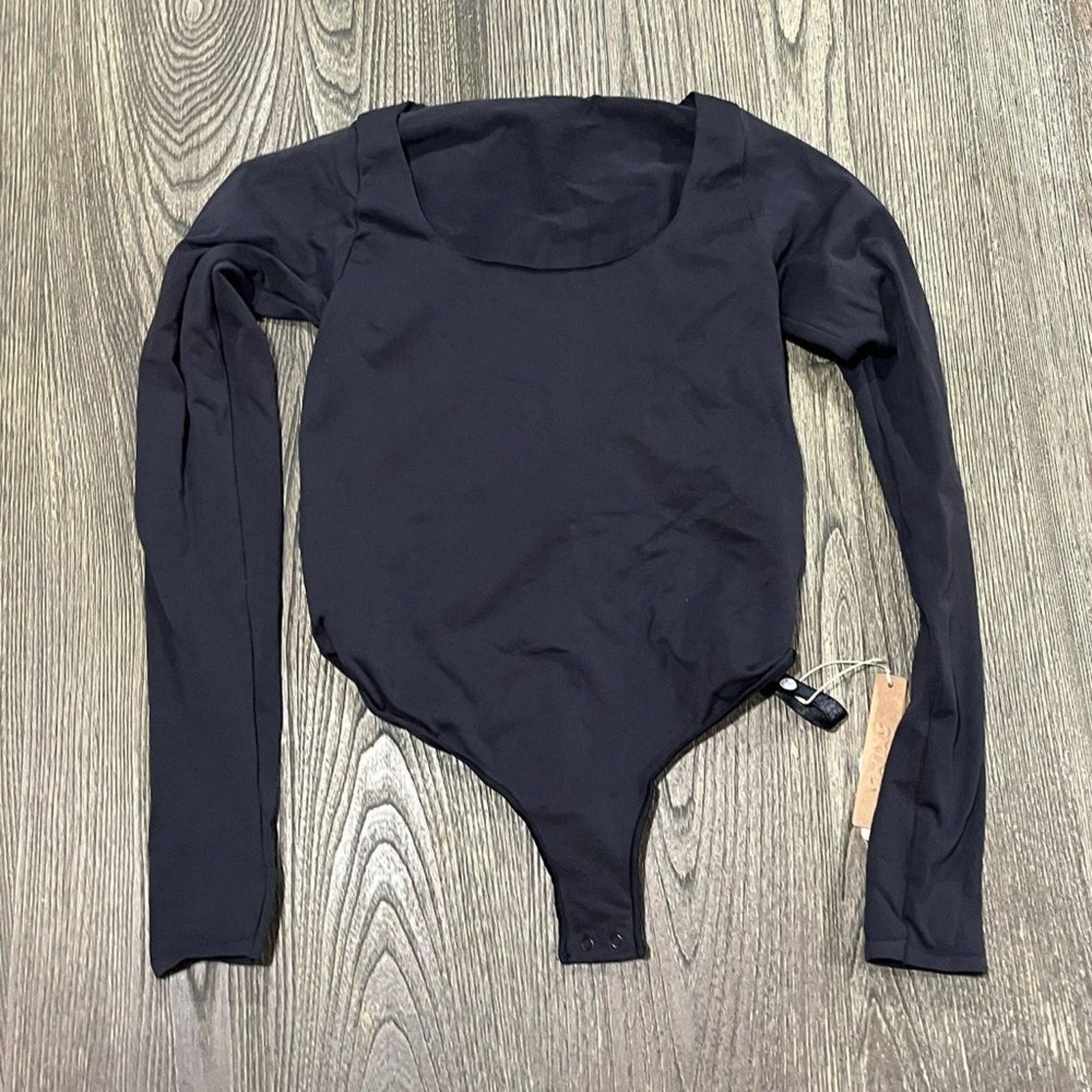 SKIMS NWT Essential Skims Long Sleeve Bodysuit Satin Size S/M Size S / US 4 / IT 40 - 1 Thumbnail