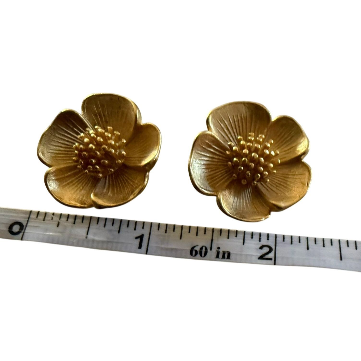 Other Rare Vintage Ben Amun Brushed Gold Magnolia Flower Clip-On E Size ONE SIZE - 3 Thumbnail