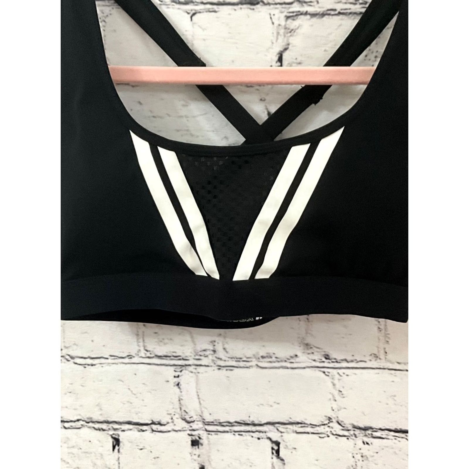Vintage WHITE FOX SPORTS BRA Shirt Womens Small Black Wireless Crossback Pullover Activewear Size ONE SIZE - 2 Thumbnail