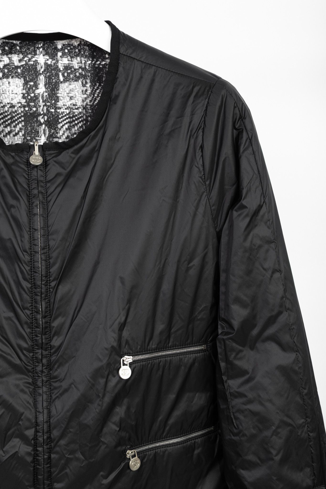 Chanel Chanel Reversible Grey Tweed-Printed & Black Nylon Jacket Size L / US 10 / IT 46 - 8 Thumbnail
