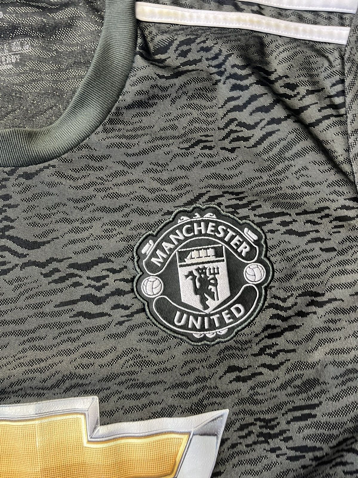 Adidas MANCHESTER UNITED 2020 2021 AWAY FOOTBALL SOCCER JERSEY Size US XL / EU 56 / 4 - 14 Thumbnail
