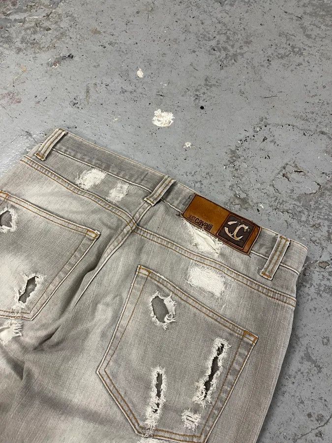 Just Cavalli 2000s Cavalli Distressed Stonewashed Grey Denim Jeans Size US 32 / EU 48 - 8 Thumbnail