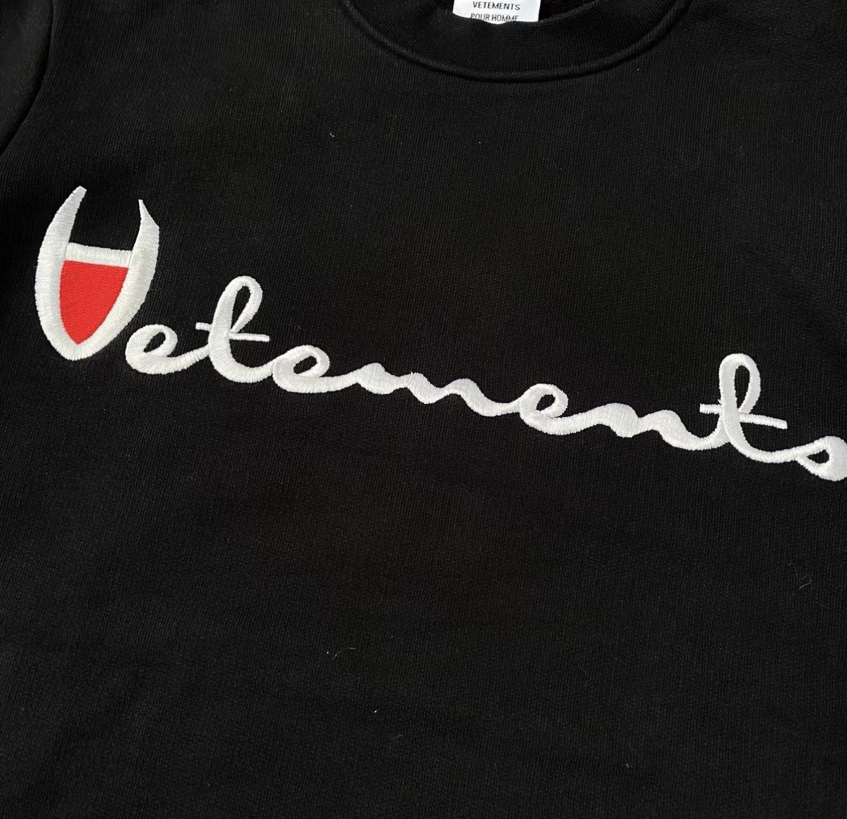 Vetements Vetements Demna Era Embroidered Long Sleeve Sweatshirt Size US S / EU 44-46 / 1 - 3 Thumbnail