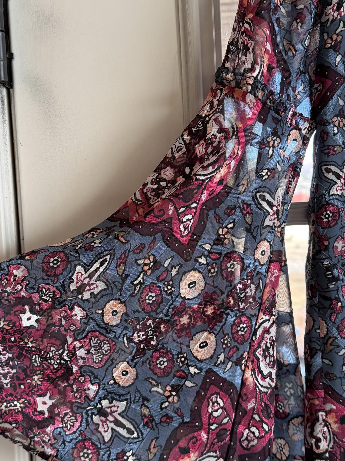 Other WHBM Boho Floral Bell Sleeve Dress Blue Rose M Size Size M / US 6-8 / IT 42-44 - 5 Thumbnail