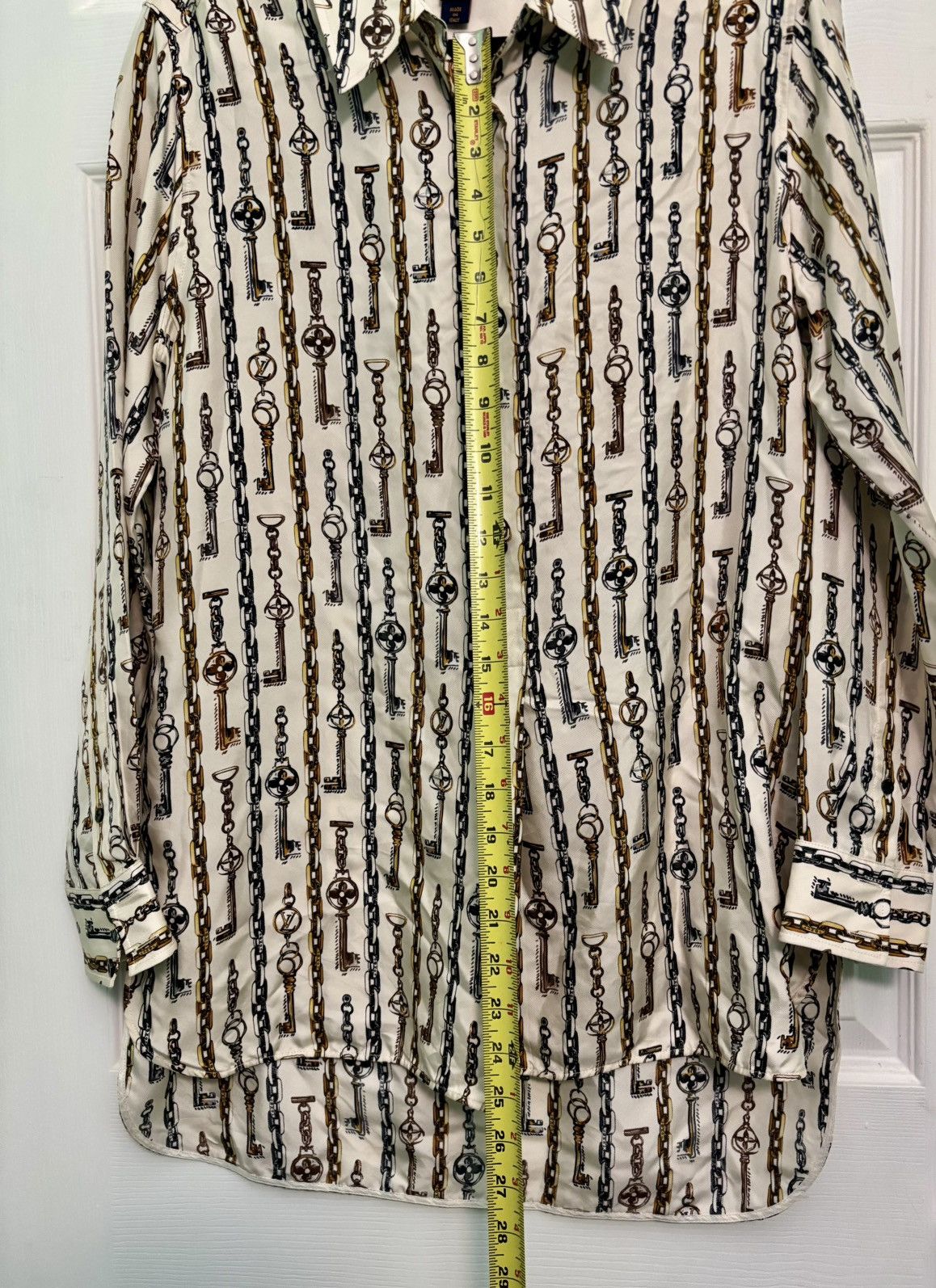 Louis Vuitton Louis Vuitton Silk Monogram Button Up Sz 36 Size US S / EU 44-46 / 1 - 10 Thumbnail