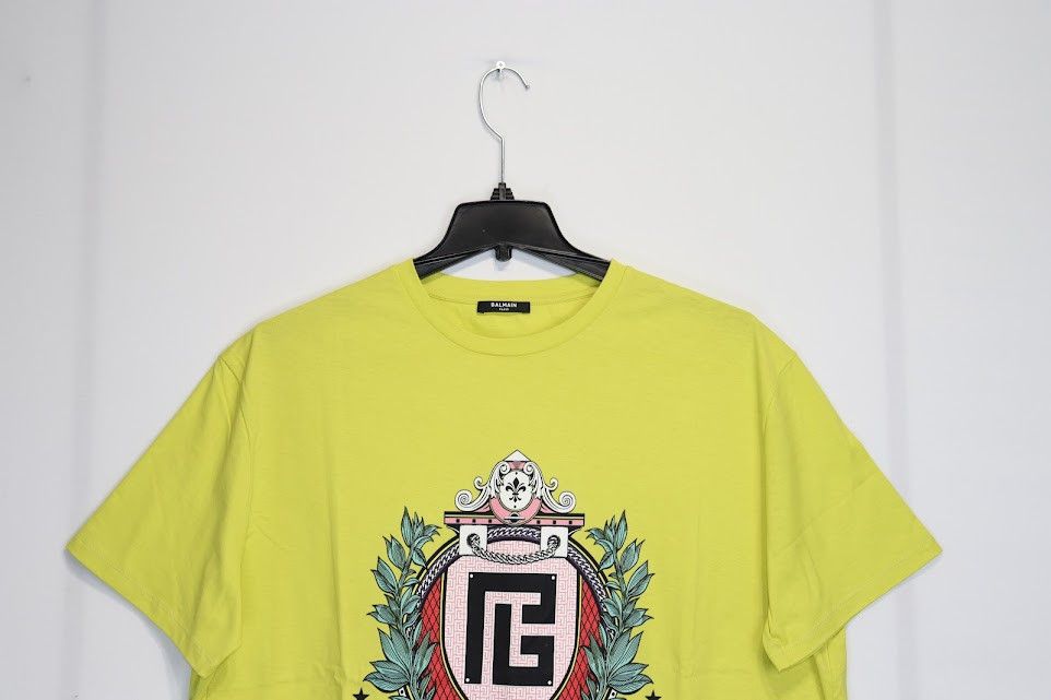 Balmain o1rshd1 Crest Logo T-Shirt / 374 Saint-Honore in Yellow Size US M / EU 48-50 / 2 - 3 Thumbnail