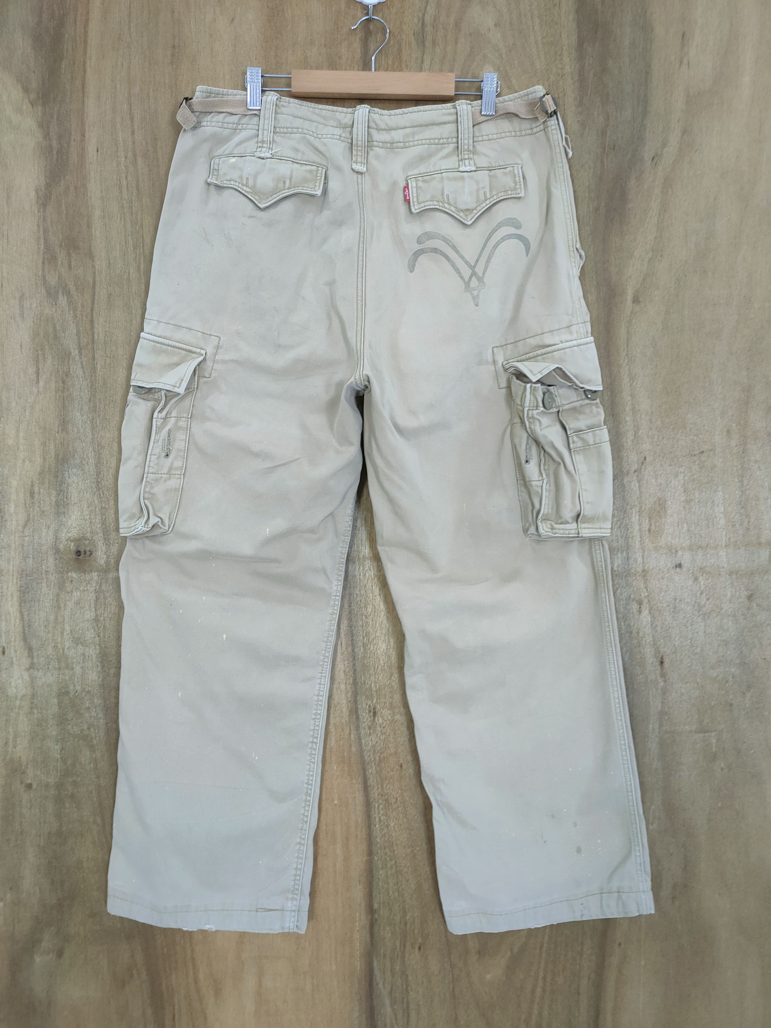 Levi's Vintage Clothing VINTAGE LEVI'S BAGGY CARGO PANTS Size US 35 - 1 Thumbnail