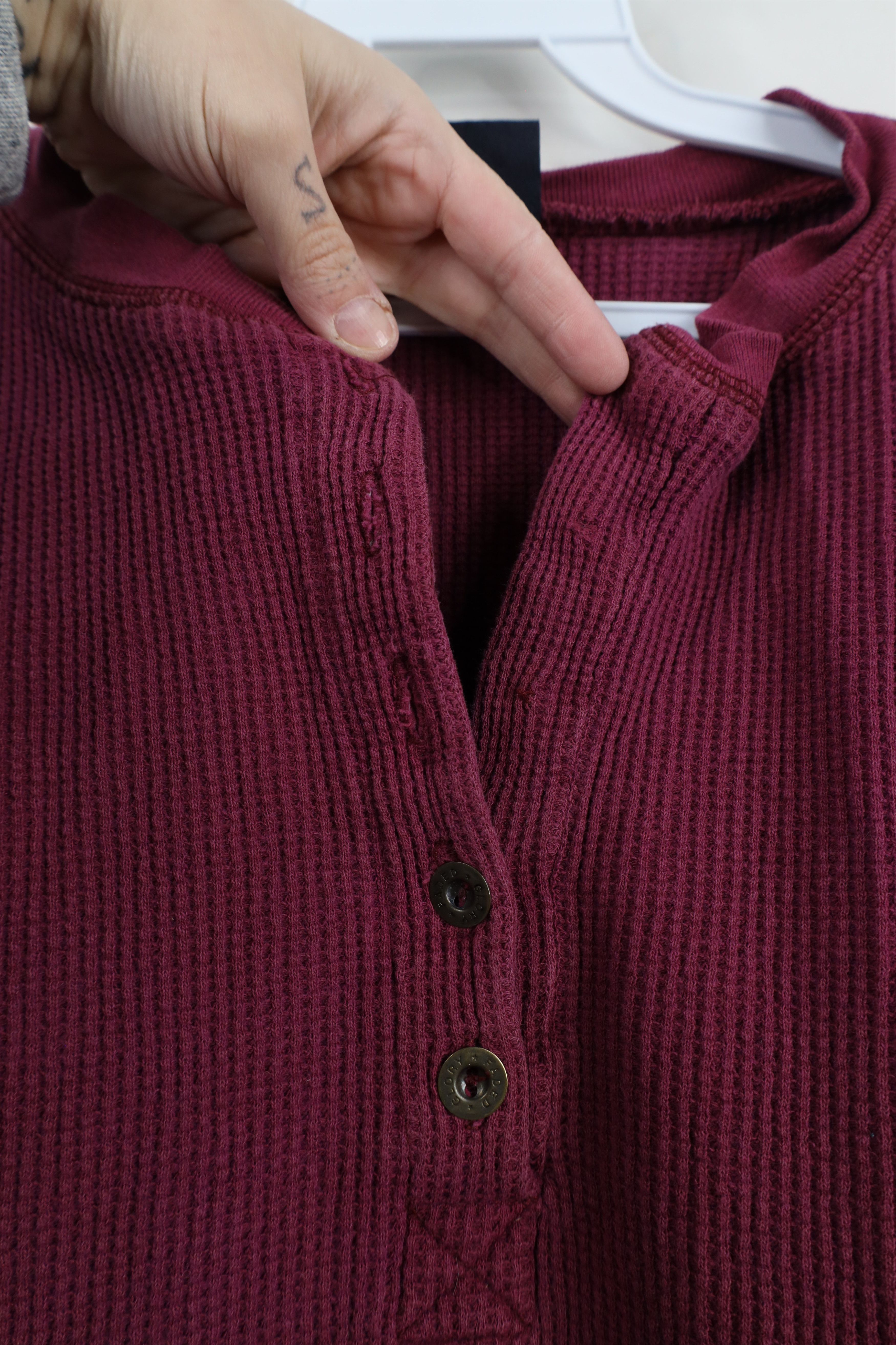 Vintage Vintage 90s Streetwear Waffle Knit Henley T-Shirt Red Size XL / US 12-14 / IT 48-50 - 4 Thumbnail