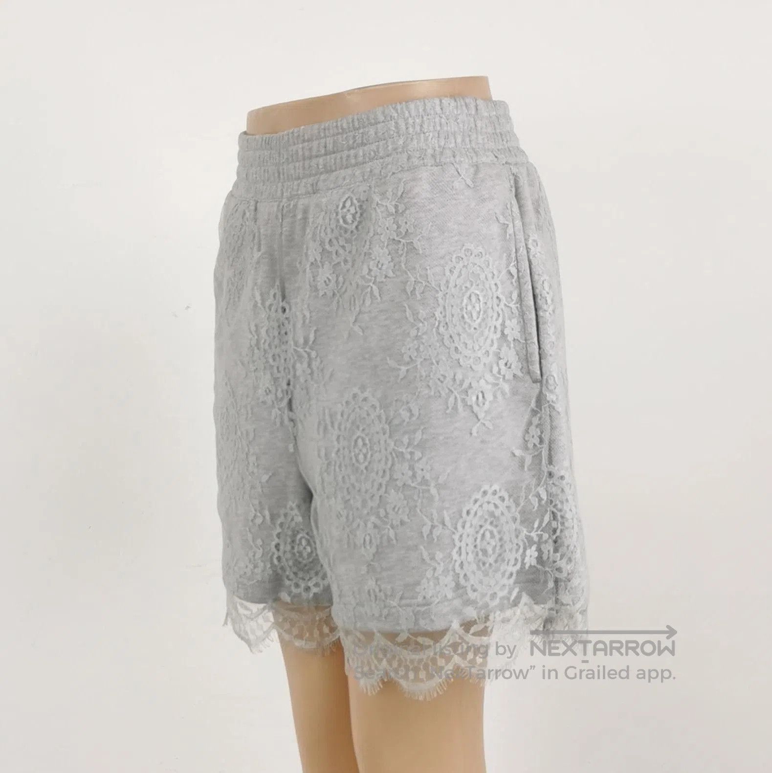 Burberry Burberry Cotton Lace Elastic Waist Shorts . Size US 26 / EU 42 - 2 Thumbnail