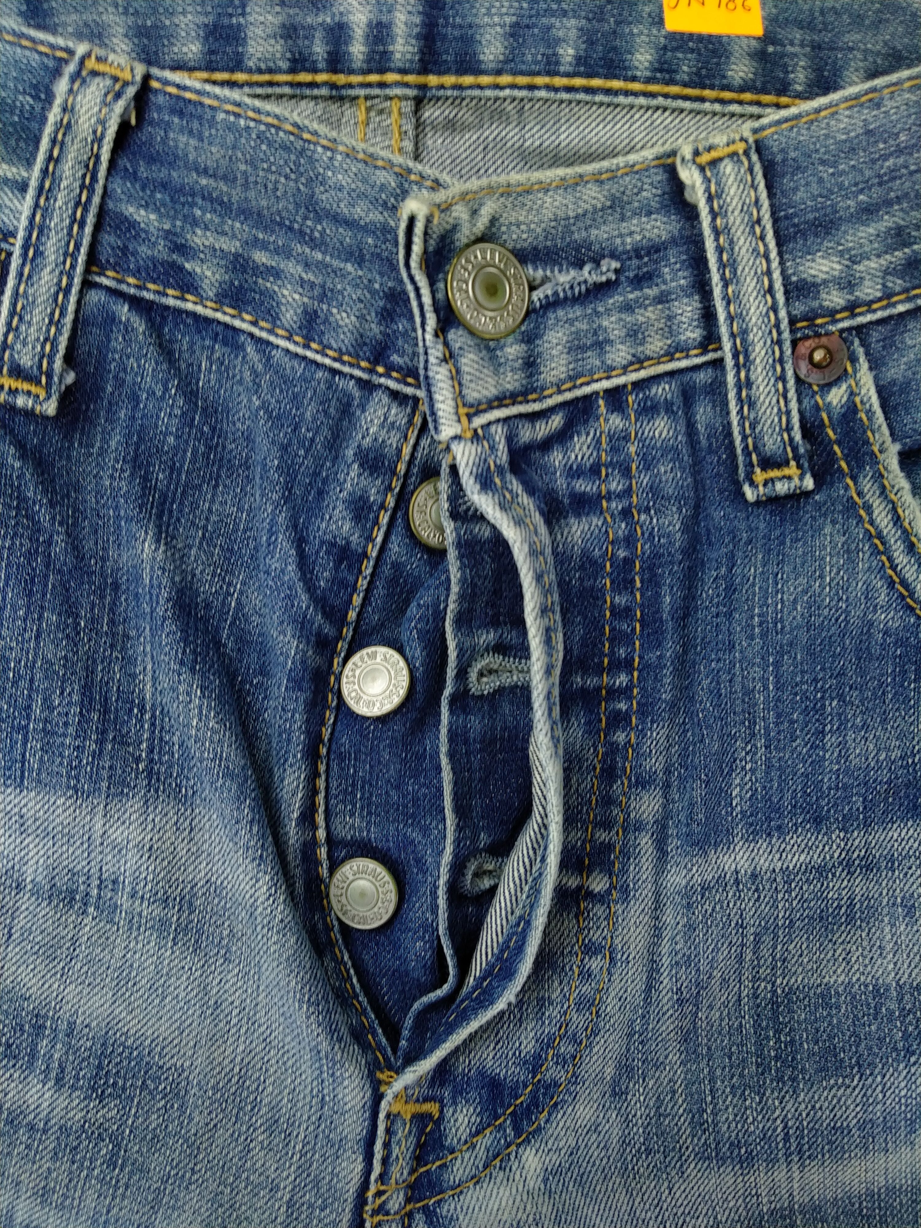 Levi's Vintage Levi's 501 Light Blue Wash Denim 30x32 -JN786 Size US 30 / EU 46 - 7 Thumbnail