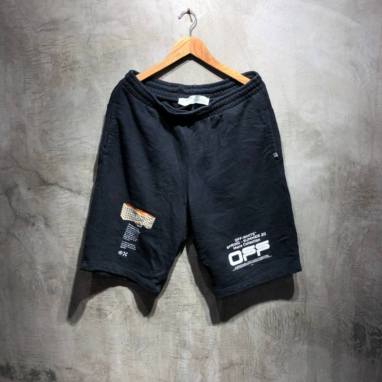 Off-White Off-White Wavy Logo sweatshorts Size US 36 / EU 52 - 1 Thumbnail
