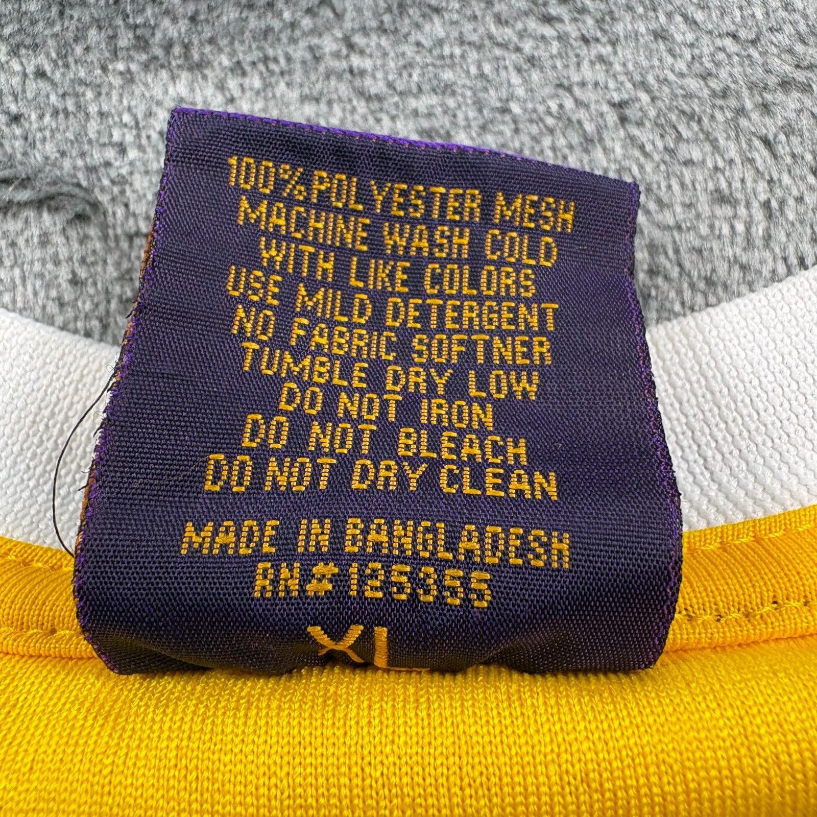 Other Los Angeles Lakers Kareem Abdul-Jabbar 33 Basketball Jersey Size US XL / EU 56 / 4 - 7 Thumbnail