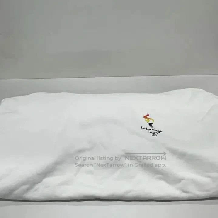 Balenciaga Balenciaga White Long Sleeve Hoodie with Prints. Size US M / EU 48-50 / 2 - 3 Thumbnail