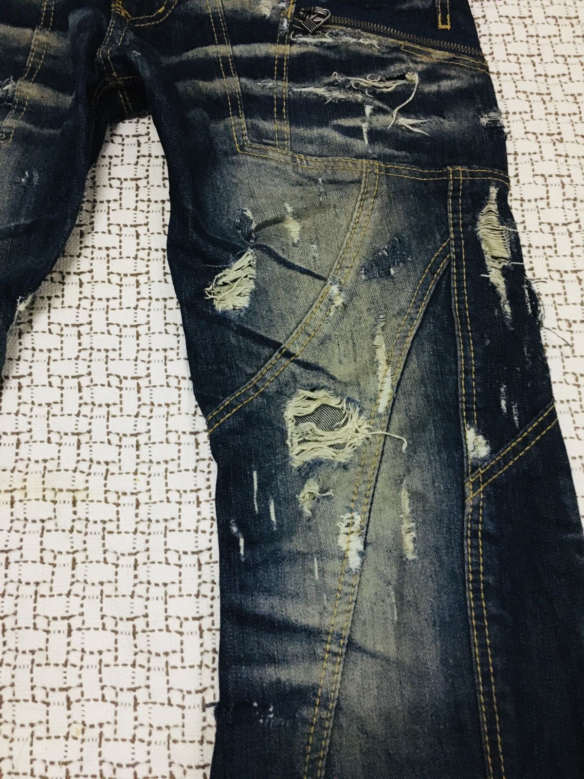 HIDEAWAYS × If Six Was Nine × Le Grande Bleu (L.G.B.) Hideaways Nicole Distressed Flare Jeans (Y01) Size US 32 / EU 48 - 19 Thumbnail