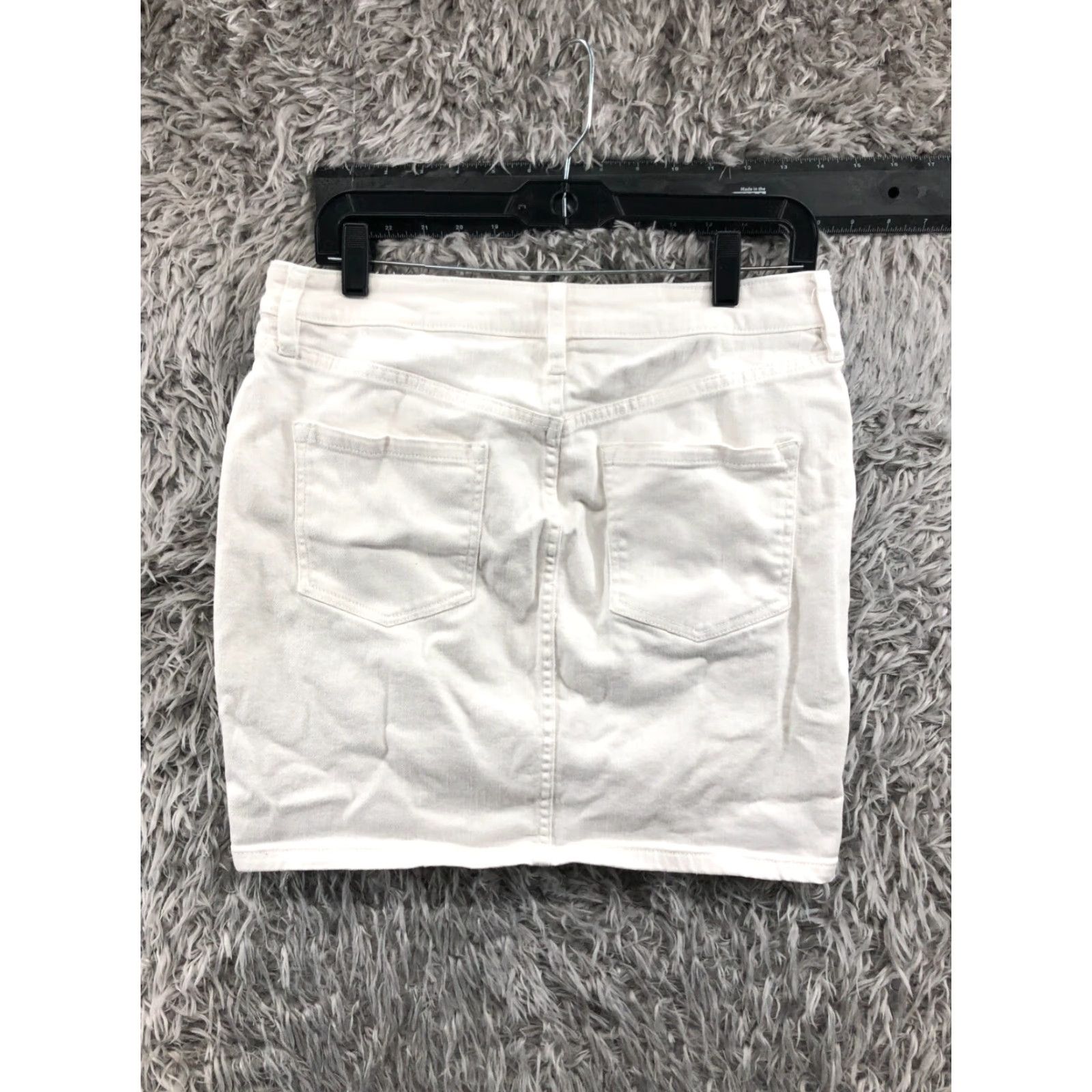 J.Crew J.Crew Skirt Womens Size 30 White Midi Straight & Pencil Twill with Pockets Logo Barbie Button Front Flat Front Regular Rise Mid Wash Linen? Size 30" / US 8 / IT 44 - 5 Thumbnail