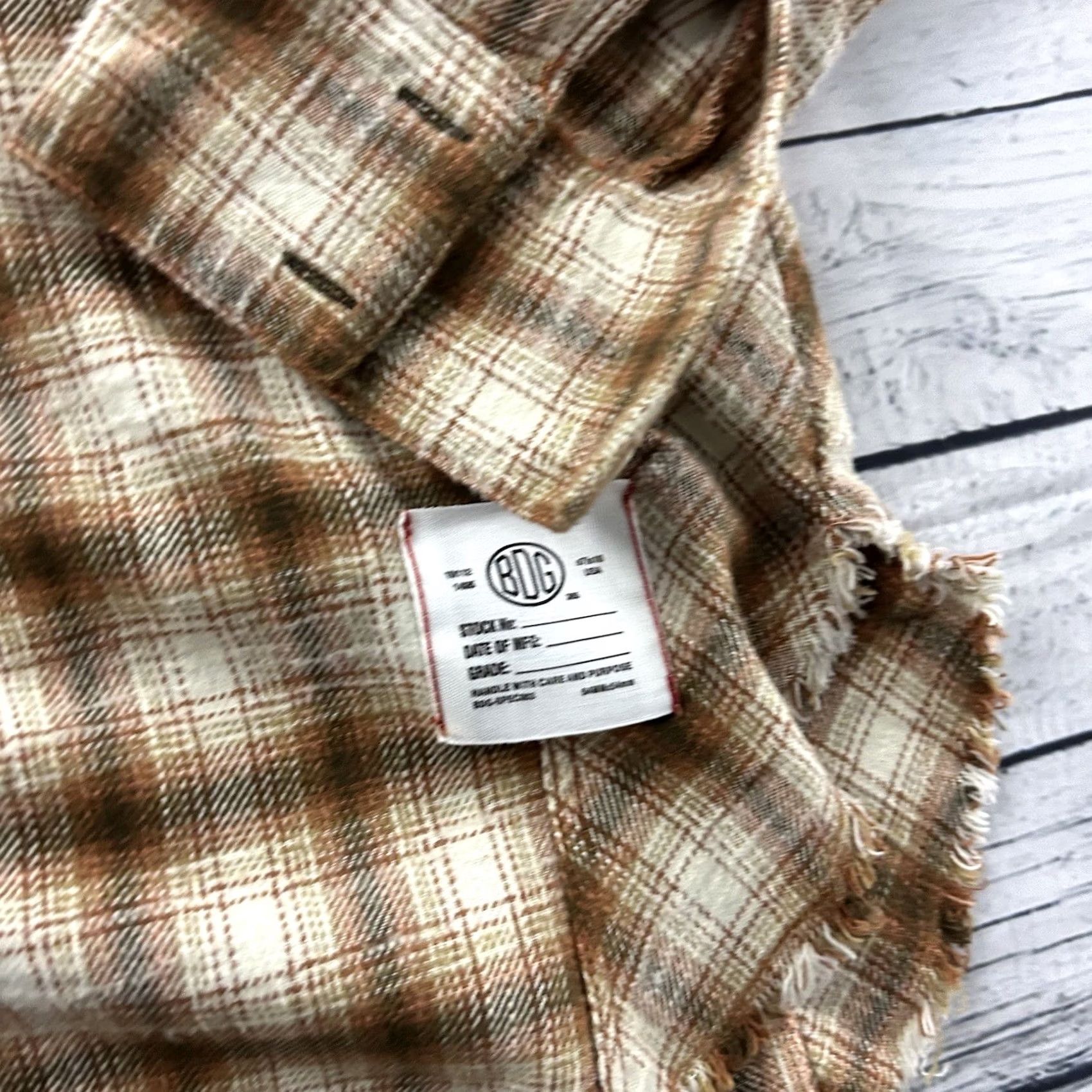 Bdg BDG Distressed Long Sleeve Button Front Flannel Shirt Women's XS Brown Size XS / US 0-2 / IT 36-38 - 3 Thumbnail