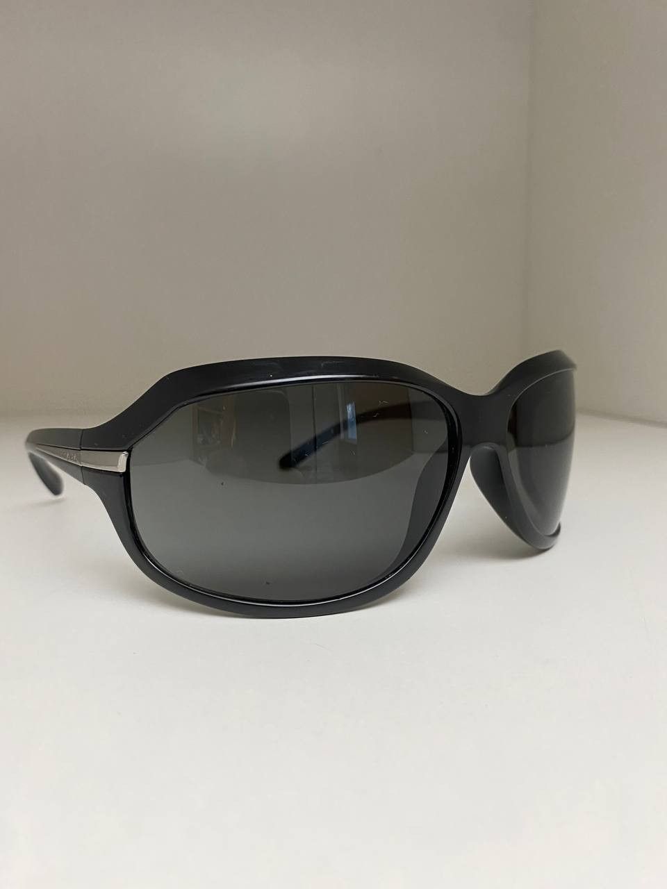 Prada PRADA Vintage SPR 14G Round Full Rim Sunglasses  display picture 3