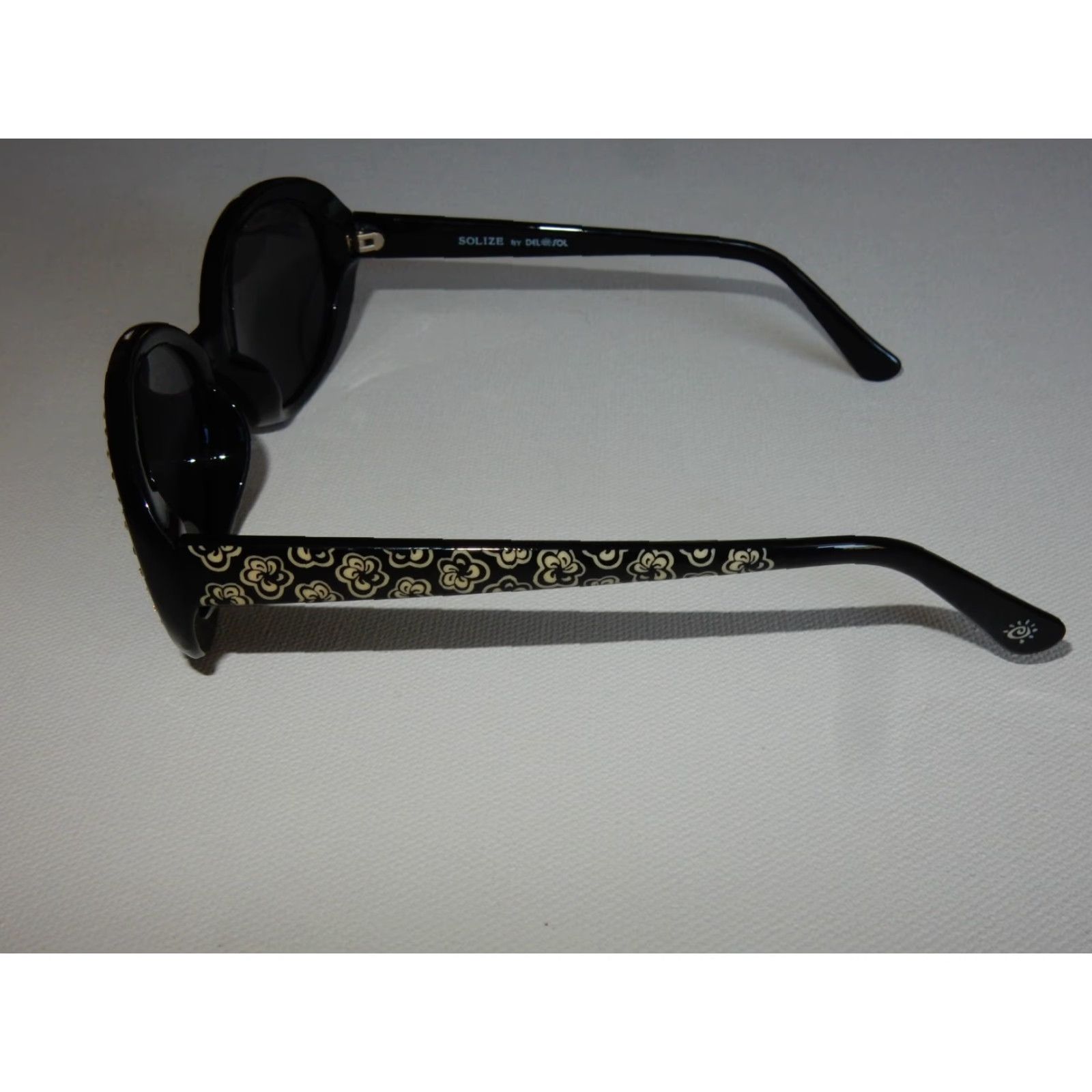 Vintage VINTAGE Del Sol Solize Women's Sunglasses Black Small Scratches Retro Help Me Rhonda Size ONE SIZE - 4 Thumbnail