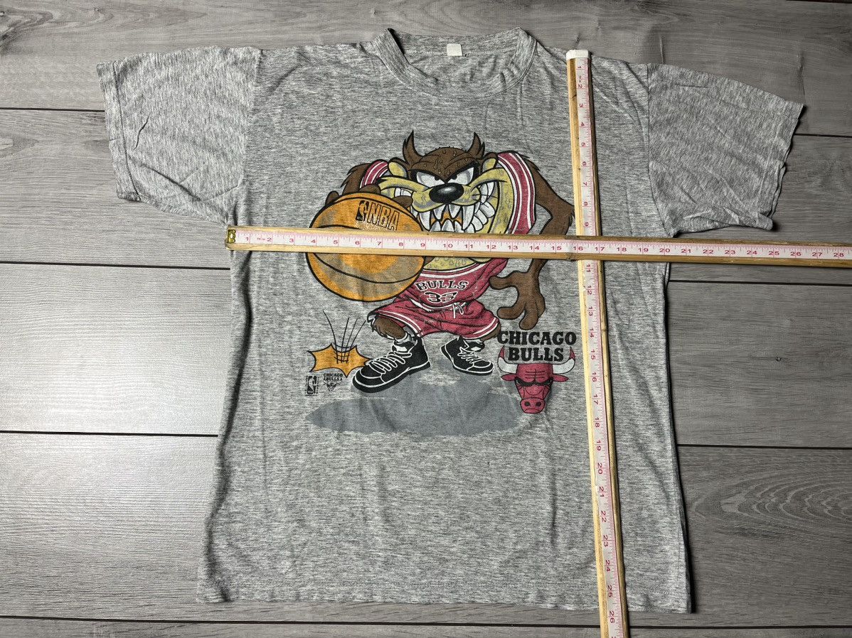 NBA × Vintage × Warner Bros Vintage Warner bros NBA T-shirt taz devil Space jam Size US L / EU 52-54 / 3 - 7 Thumbnail