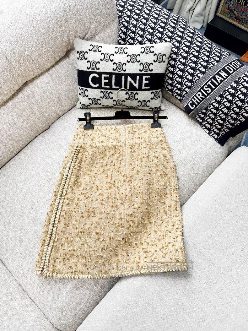 Chanel Chanel 19S Beach Series Golden Tassel Glitter Knitted Skir Size 42" / US 20 - 2 Thumbnail
