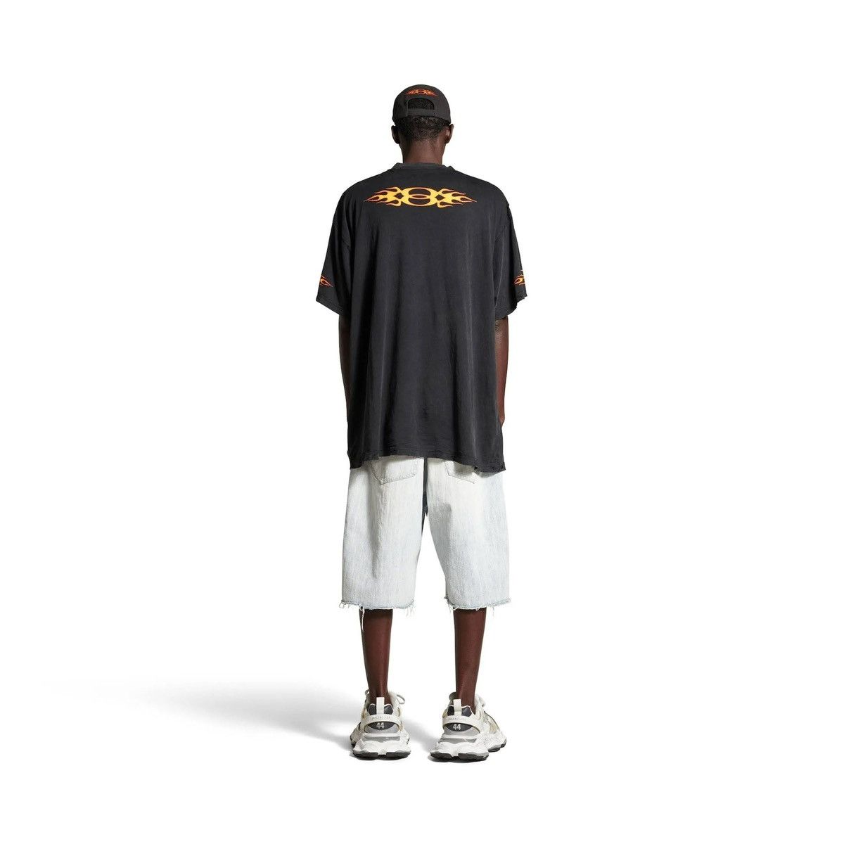 Balenciaga Balenciaga Burning unity logo oversized tee Size US L / EU 52-54 / 3 - 13 Thumbnail