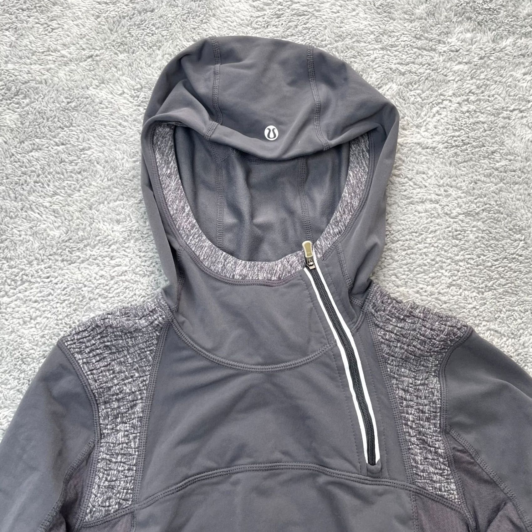 Lululemon Lululemon Hoodie Womens 6 Gray Nylon Stretch Pockets Thumbhole Sleeve Pullover Size M / US 6-8 / IT 42-44 - 3 Thumbnail