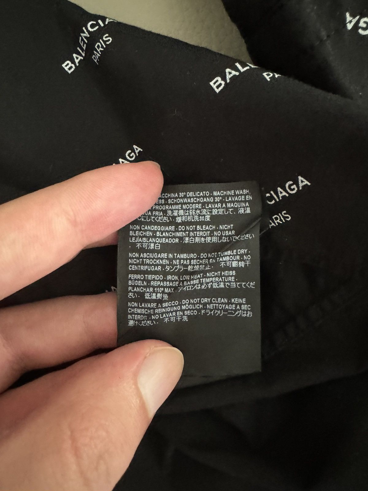 Balenciaga Balenciaga Black Logo Striped Shirt Demna Gvasalia Size US XL / EU 56 / 4 - 11 Thumbnail