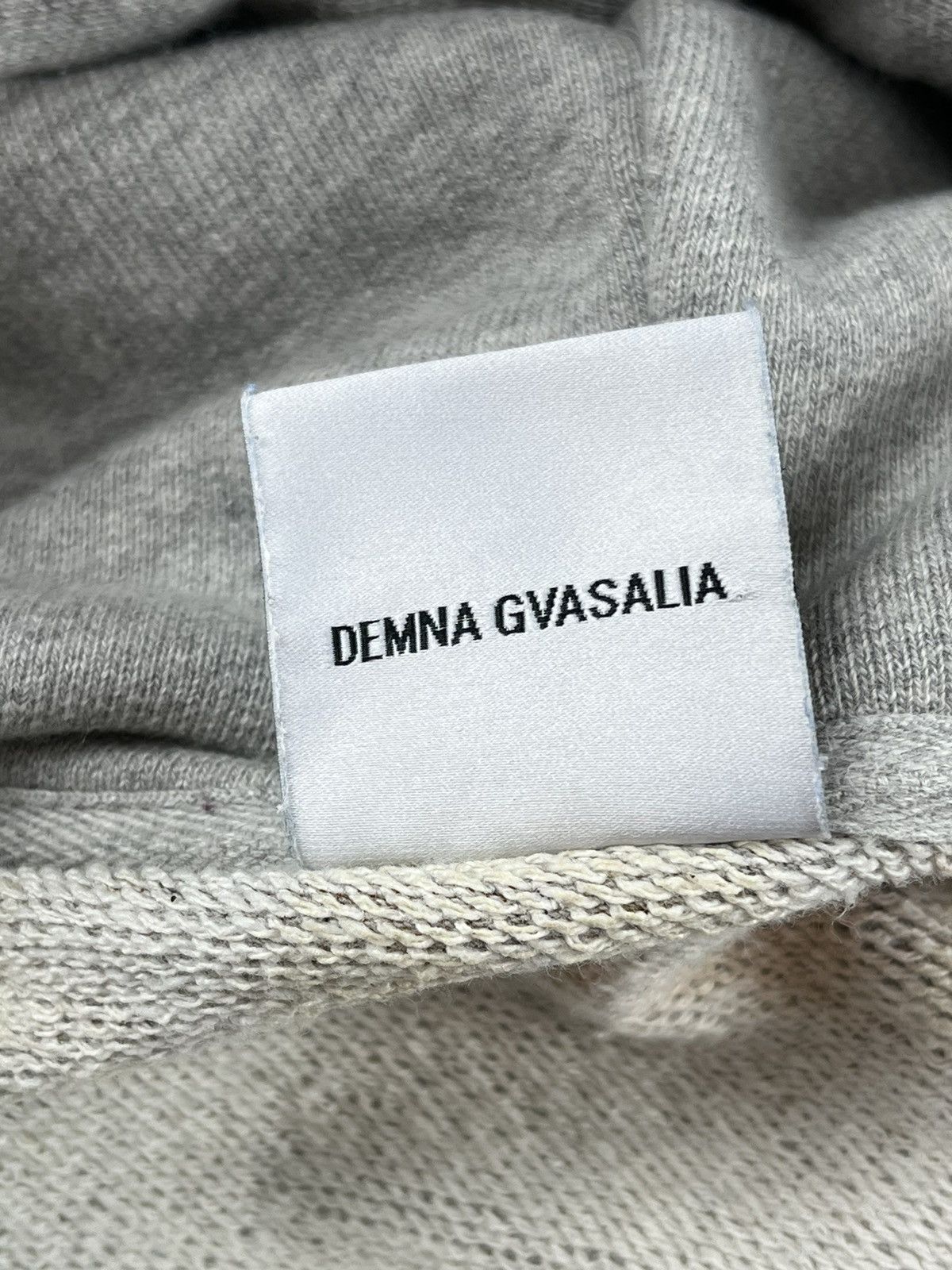 Vetements AW18 Vetements Misplaced Logo Cropped Hoodie Grey Size US M / EU 48-50 / 2 - 8 Thumbnail