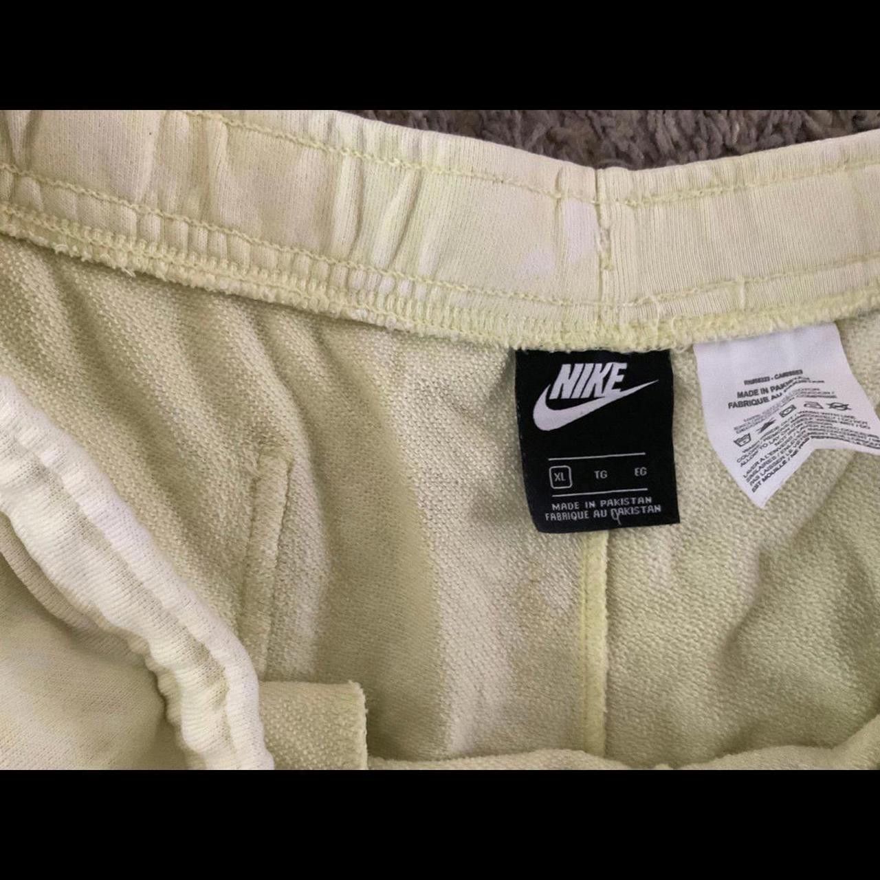 Nike Mens Used Nike Yellow Seat Size US 36 / EU 52 - 4 Thumbnail