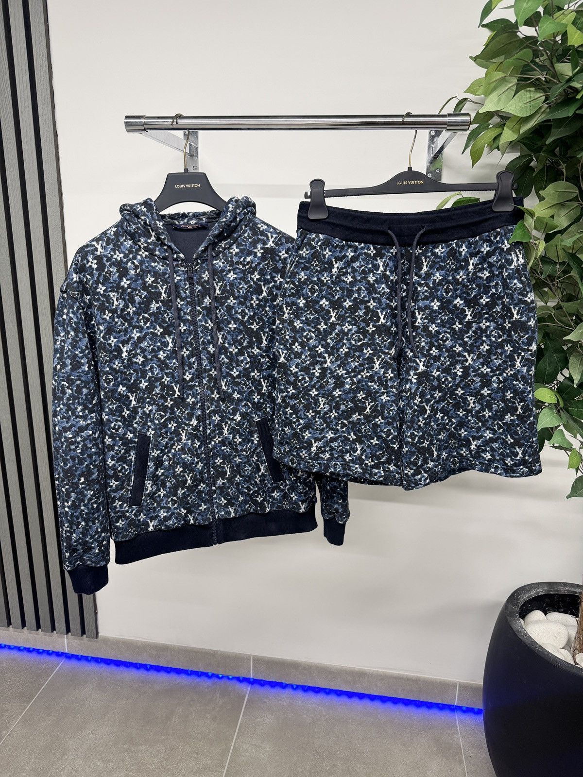 Louis Vuitton Louis Vuitton 1ABJ2J Monogram Hoodie In Blue RRP £1450 Size US M / EU 48-50 / 2 - 3 Thumbnail