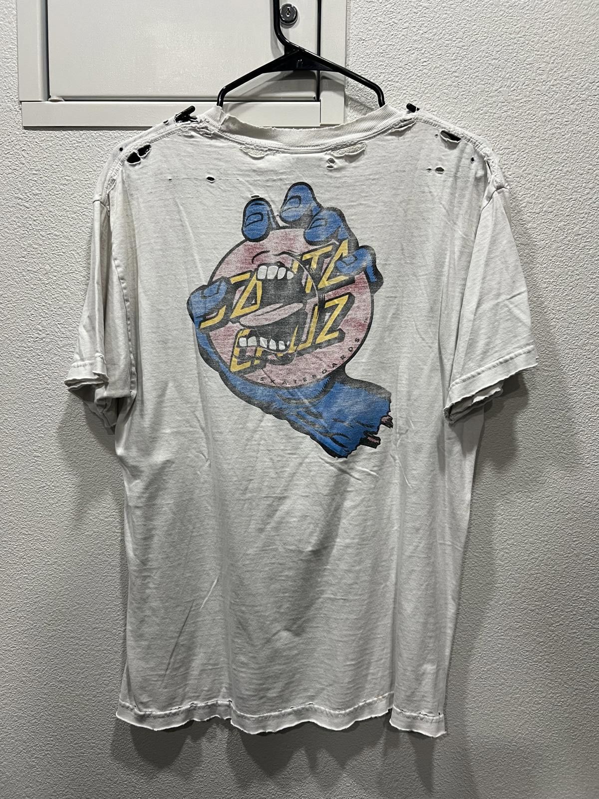 Other Y2K Thrashed Screaming Hand Santa Cruz Tee Size US M / EU 48-50 / 2 - 3 Thumbnail