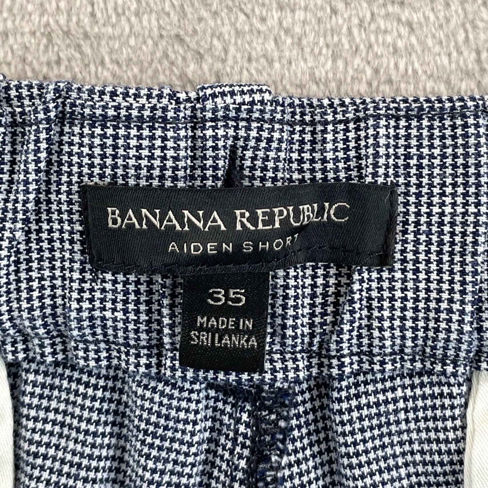 Banana Republic VINTAGE Banana Republic Aiden Shorts Men 35 Blue Chino Linen Blend Geometric Houndstooth Casual Zip Front Pockets 35 Regular Men Size US 35 - 5 Thumbnail