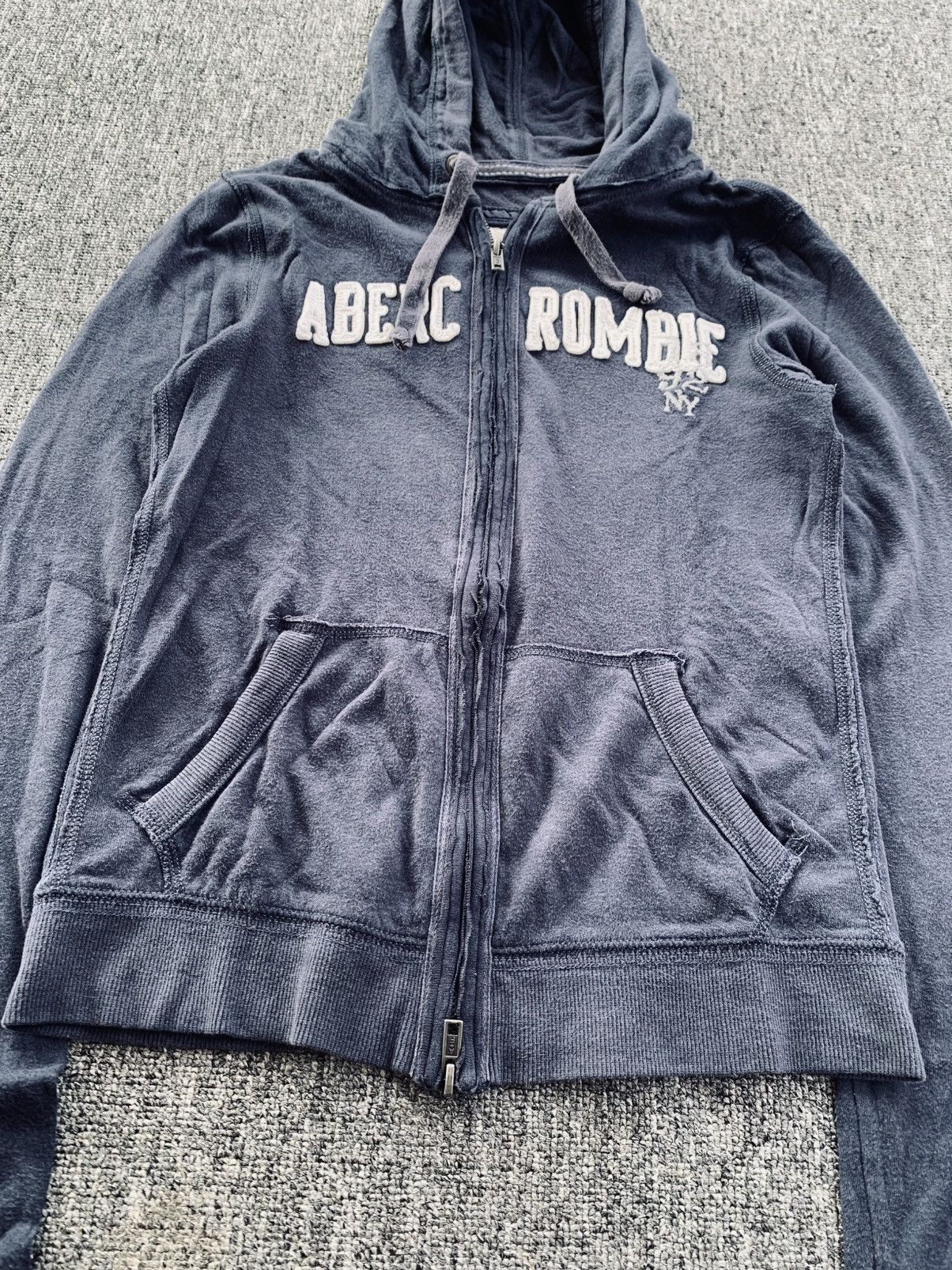 Abercrombie & Fitch Abercrombie Cropped Distressed Zip Up Jacket Hoodie Size S / US 4 / IT 40 - 5 Thumbnail