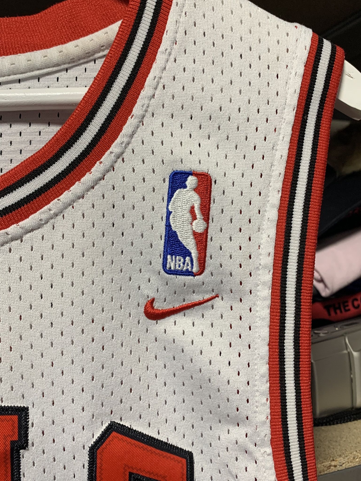 Nike Vintage Nike Chicago Bulls NBA Jersey Jordan #23 XL Size US XL / EU 56 / 4 - 5 Thumbnail
