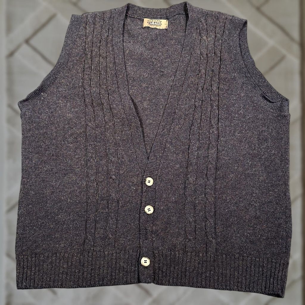 Vintage VINTAGE Portland Sweater Co Cable Knit Sweater Vest Mens Large Gray All Seasons 80s 90s Grandpa USA Made Size US L / EU 52-54 / 3 - 1 Thumbnail