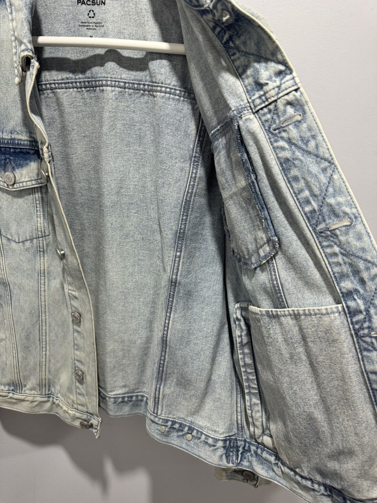 Pacsun PacSun Denim Jacket Men's M Distressed Trucker Denim jacket Size US M / EU 48-50 / 2 - 3 Thumbnail