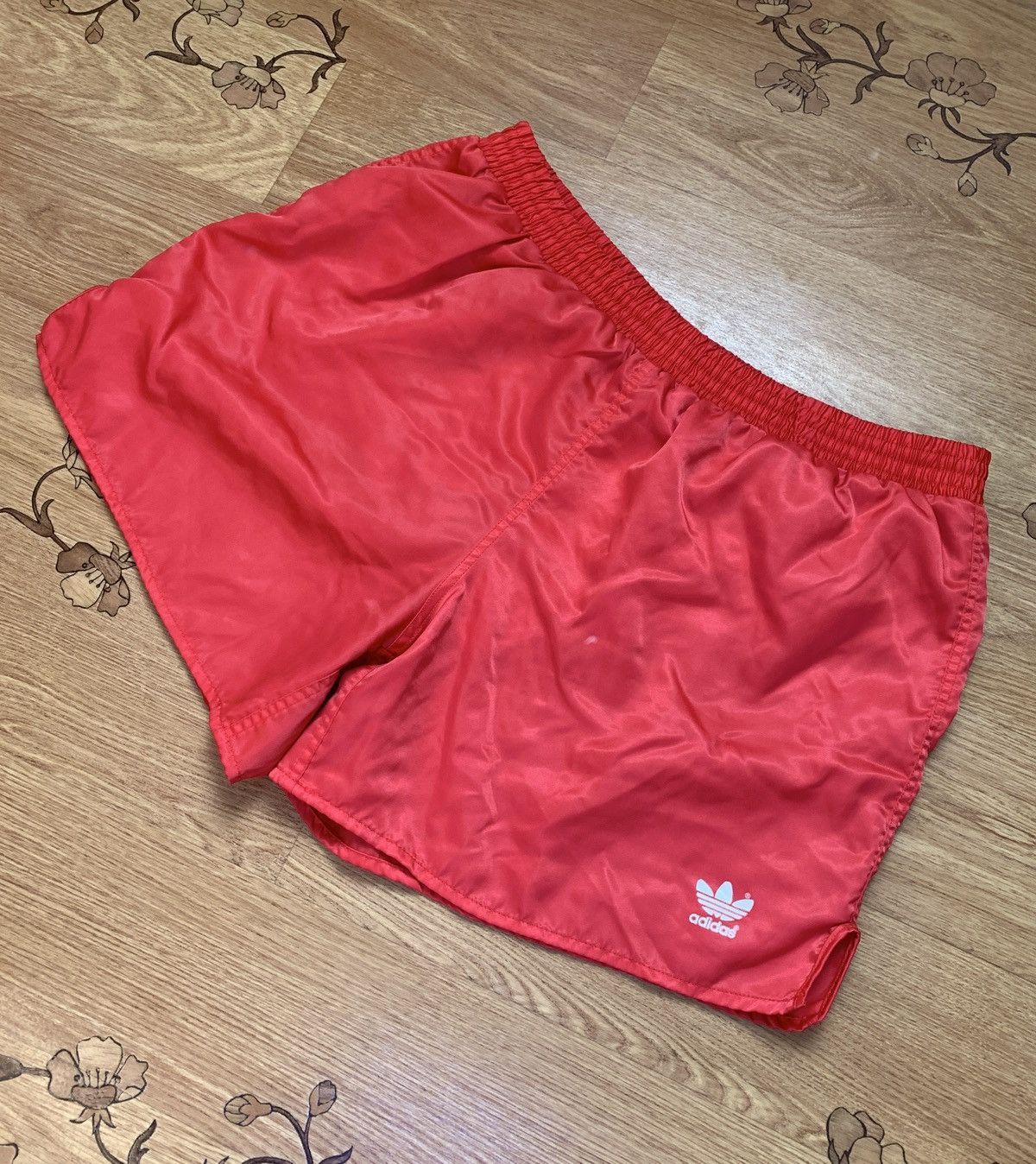 Adidas Vintage Adidas Mens Red Track Run Nylon Shorts Yugoslavia Size US 34 / EU 50 - 10 Thumbnail